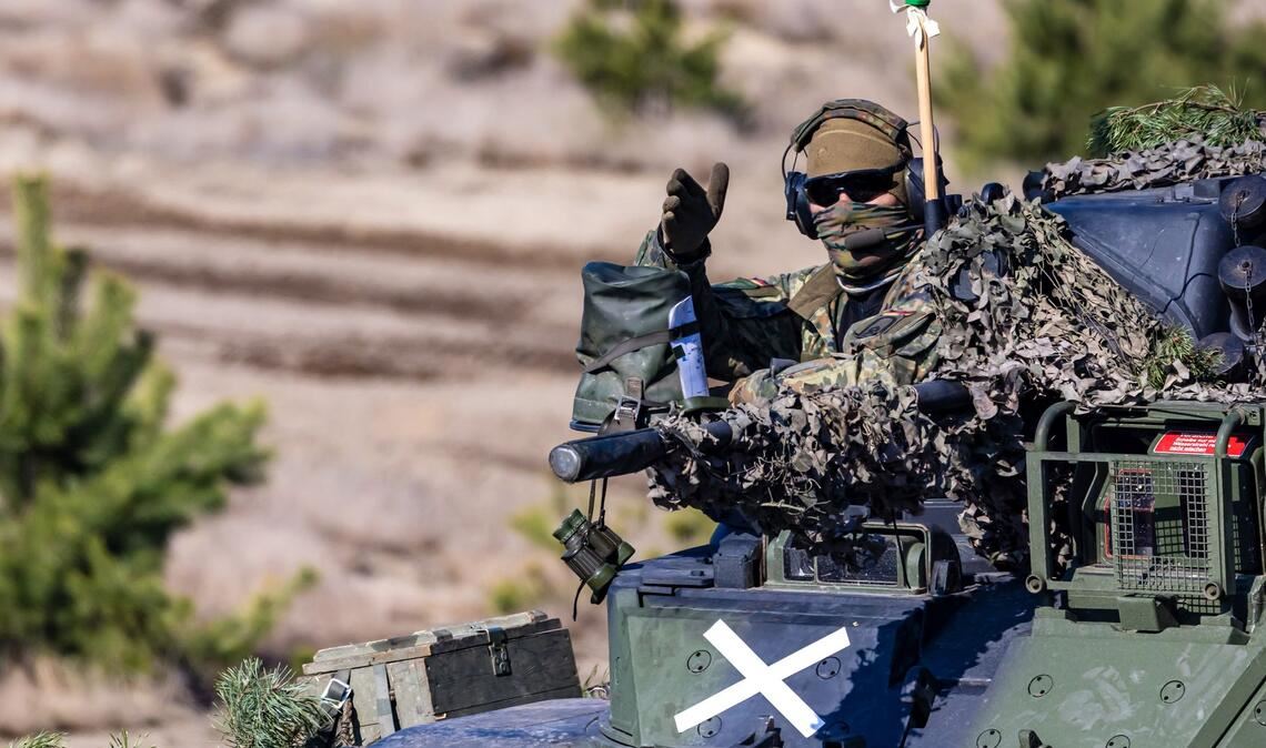 Panzerstrike 2026: Deutsche und singapurische Truppen trainieren Gefechtsschießen in der Oberlausitz