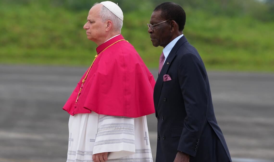 Papst Leo XIV. lehnt eine weitere Liberalisierung des Umgangs mit Homosexuellen in der katholischen Kirche ab - unter anderem mit dem Argument, dass dagegen in Afrika erhebliche Widerstände bestünden. (Archivbild)