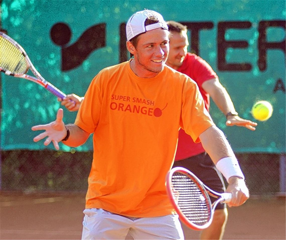 Pascal Meis (li.) und Andre Wiesler vom TC Wolfsberg zeigen sich in Maulbronn.