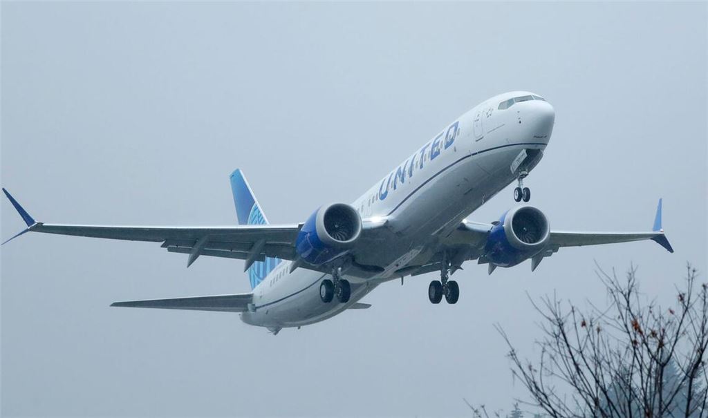 Passagierflugzeug muss nach Sicherheitsvorfall zwischenlanden. (Archivbild)