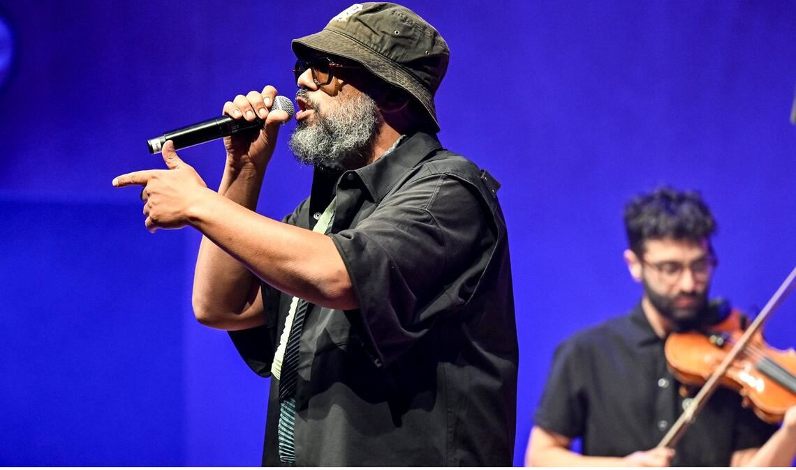 Passt immer noch zusammen: Samy Deluxe vor einem Jahr bei einem Auftritt mit dem Takeover! Ensemble in Essen.