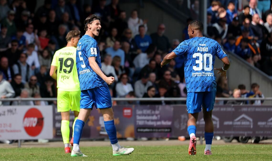 Paul Pokauke bejubelt das 1:0 für den SGV.Baumann/Julia Rahn