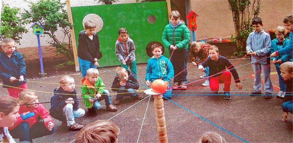 Pausenspiele vom Förderverein: Den Grundschülern in Mühlhausen wird auf ihrem Schulhof nicht langweilig.