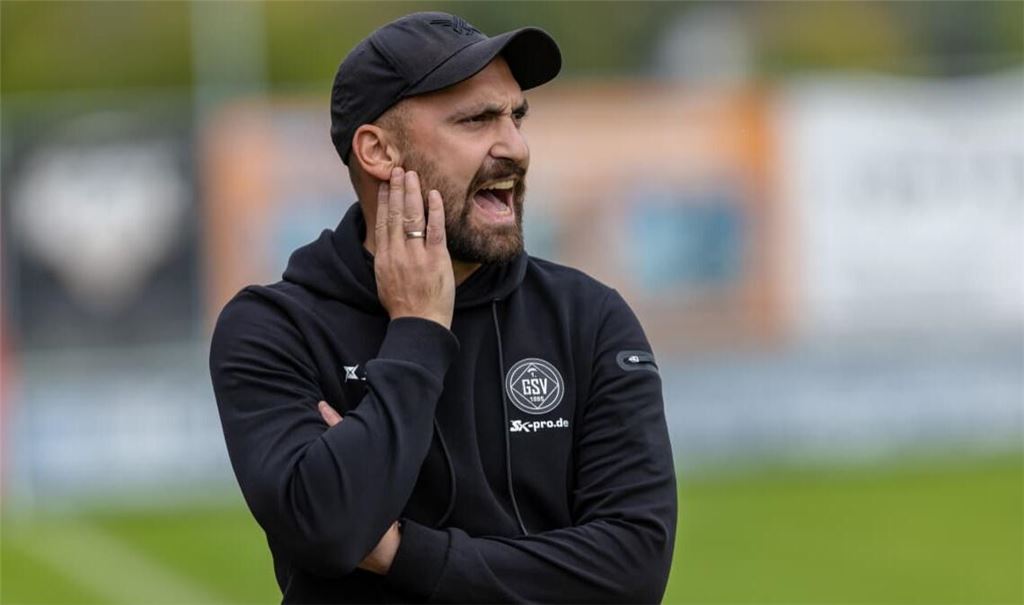 Pavlos Osipidis, im Bild in seiner Funktion als Co-Trainer bei 1. Goeppinger SV, streift sich künftig und bis zum Saisonende wieder als Spieler das Trikot des Verbandsligisten SV Fellbach über.
