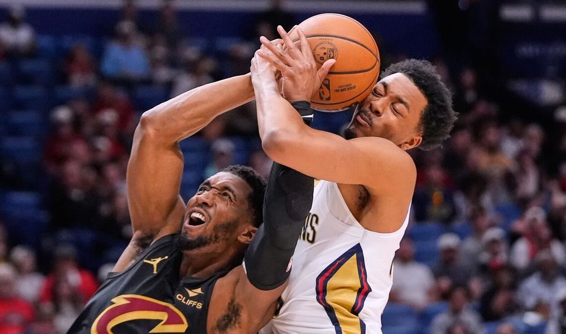 Pelicans gegen Cavaliers in New Orleans: Mitchell und Murphy III ringen um Position unter dem Korb