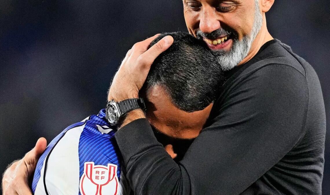 Pellegrino Matarazzo (re.) freut sich über den Finaleinzug.