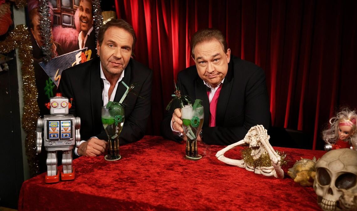Peter Rütten (l) und Oliver Kalkofe, die das Schundfilm-Festival «#SchleFaZ» moderieren.