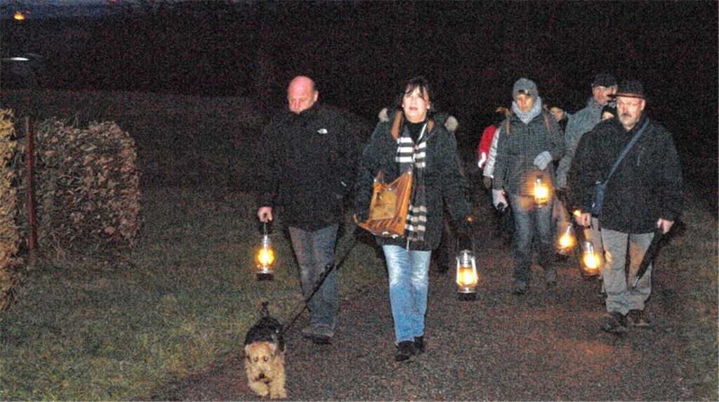 Petroleumlampen sorgen bei der Führung für eine romantische Stimmung. 