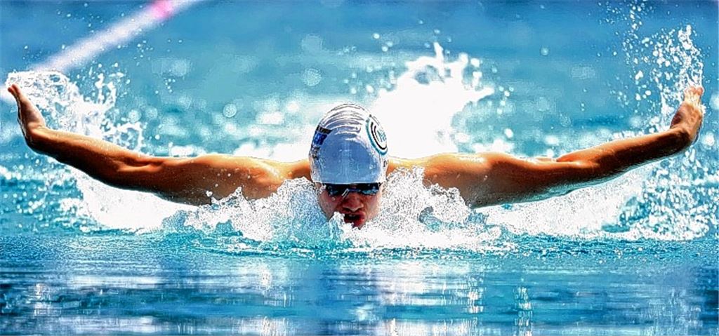 Philipp Eggerer, hier beim Schmetterlingsschwimmen, überzeugt auch beim letzten Wettkampf vor den Deutschen Jahrgangs-Meisterschaften mit guter Form. Foto: privat