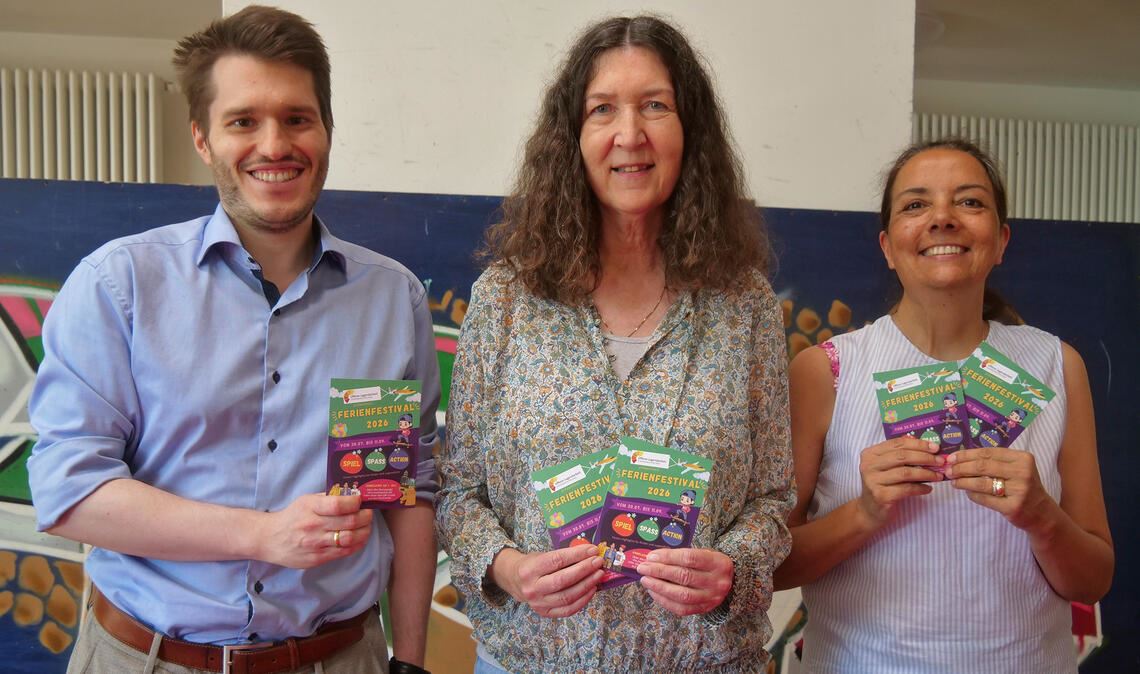 Philipp Schad, Gudrun Gallus und Christina Buchtala (v.li.) stellen das Programm des Ferienfestivals vor. Foto: Friedrich