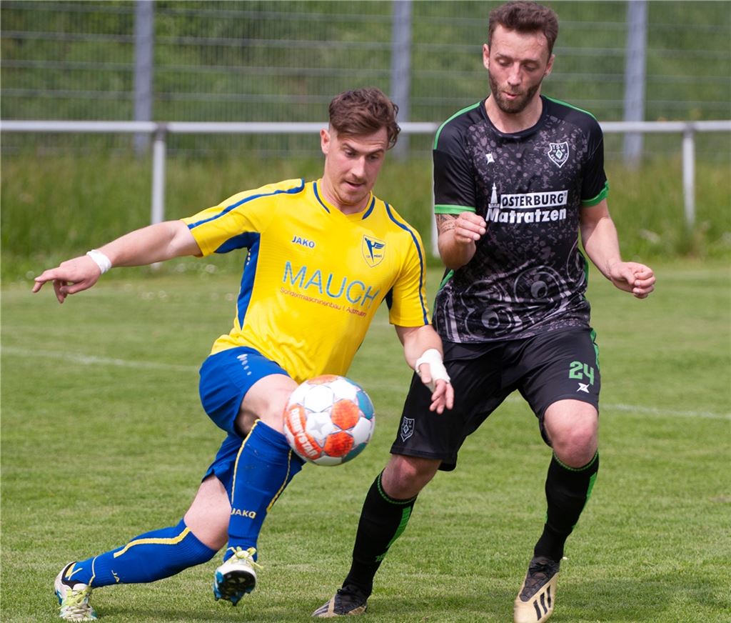Phönix (li.) tut sich gegen Benningen erst schwer, siegt aber doch. Foto: Fotomoment