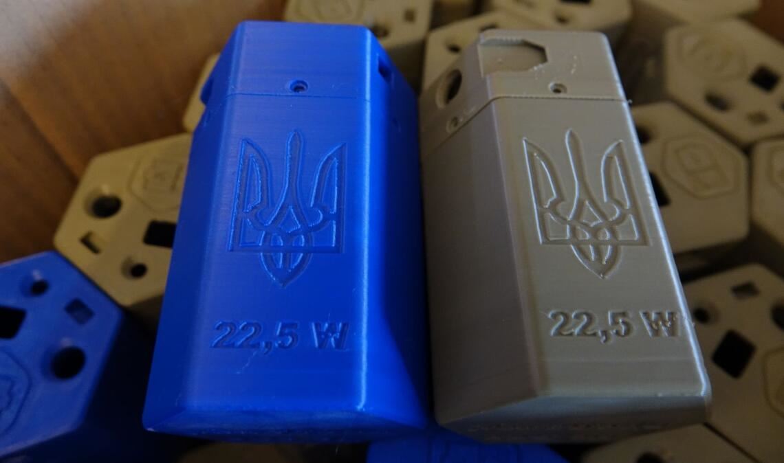 Plastikrohstoff aus der Ukraine, Druck in Deutschland: Gehäuse für Powerbanks.