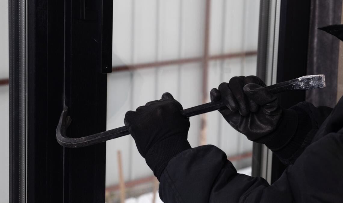Plötzlich stand das Kind einem Einbrecher gegenüber. (Symbolbild)