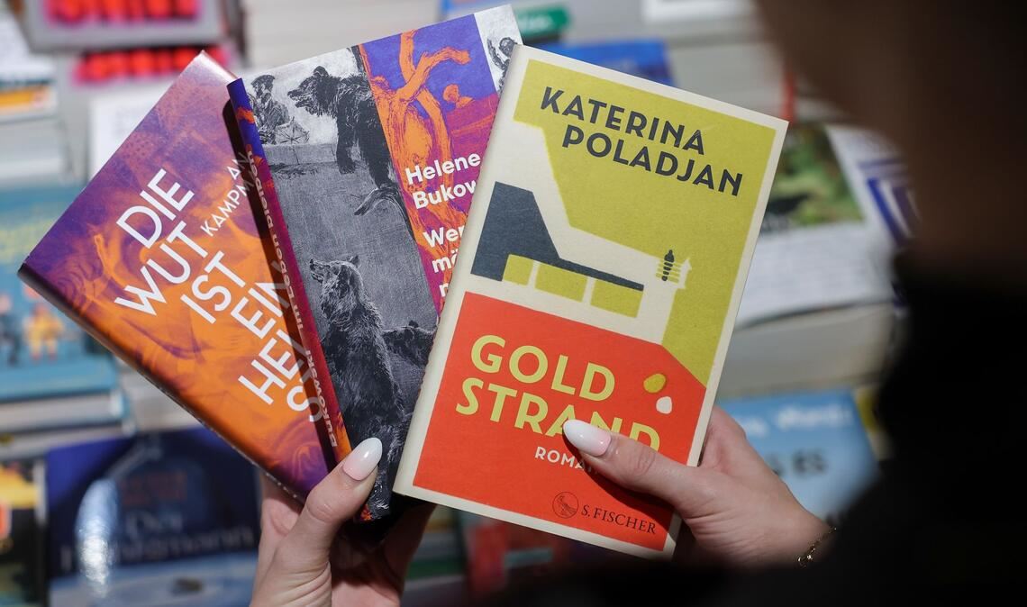 Poladjan wurde für das Buch "Goldstrand" ausgezeichnet.