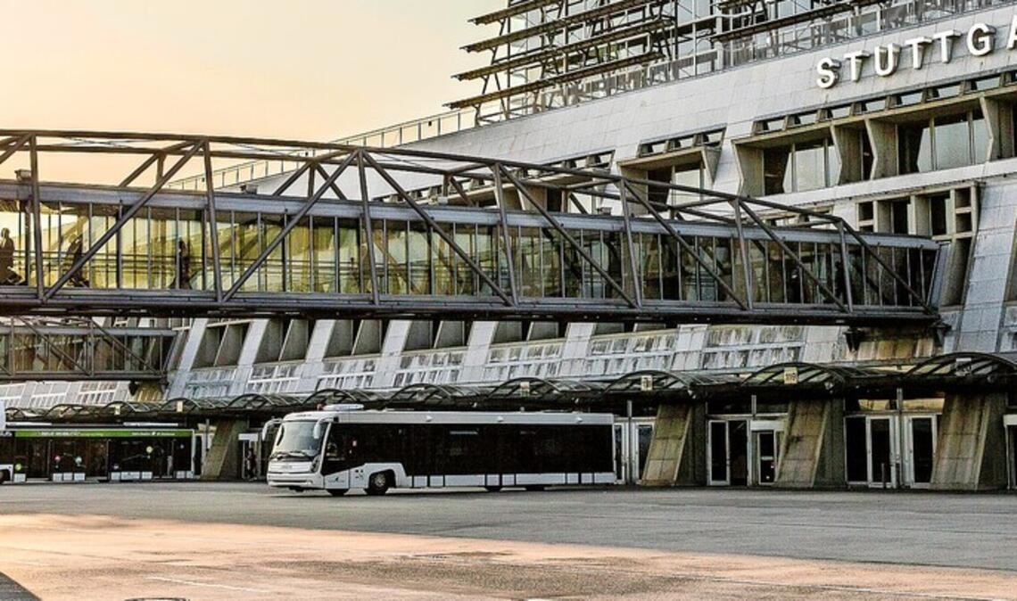 Politik und Wirtschaft im Südwesten machen sich für neue Verbindungen am Stuttgarter Flughafen stark. Die Entscheidung fällt aber in Berlin.
