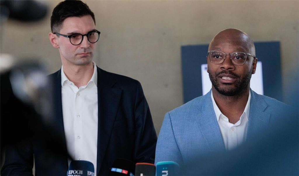 Politiker der Koalition zeigen sich enttäuscht über die Mineralölbranche.