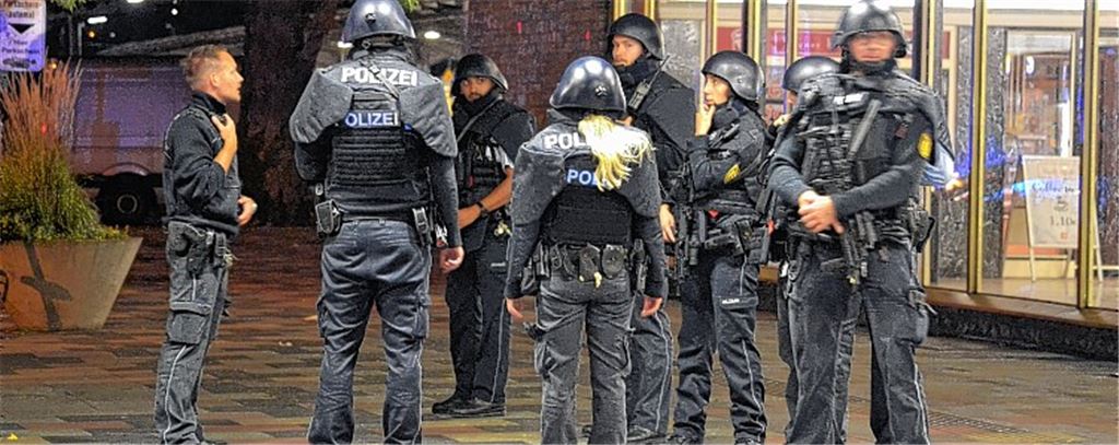 Großeinsatz der Polizei am Bahnhof