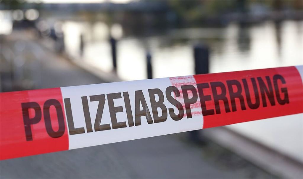Polizeiabsperrung am Fundort einer Leiche (Symbolfoto).