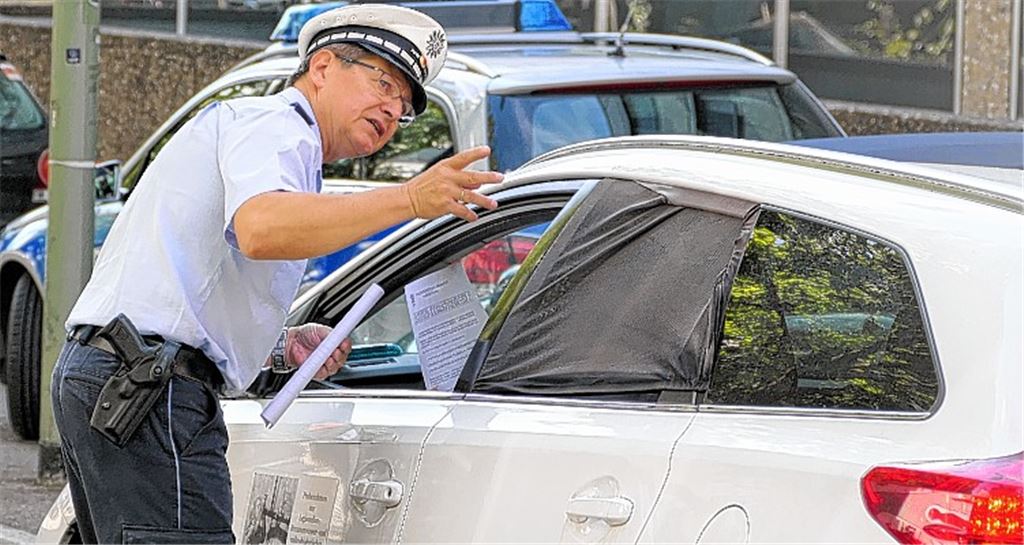 Polizei erinnert an Fahrschulwissen