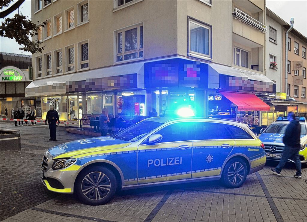 Maskierte Gewalttäter stürmen Friseursalon