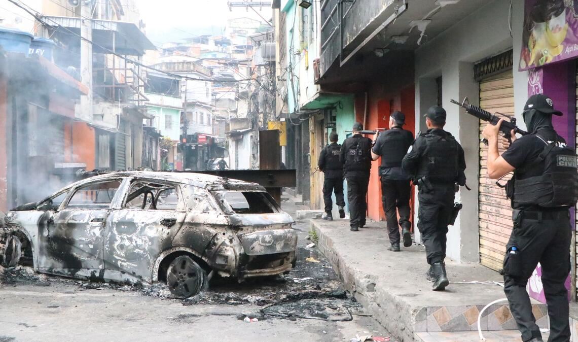Polizisten und Kriminelle lieferten sich stundenlange Gefechte.