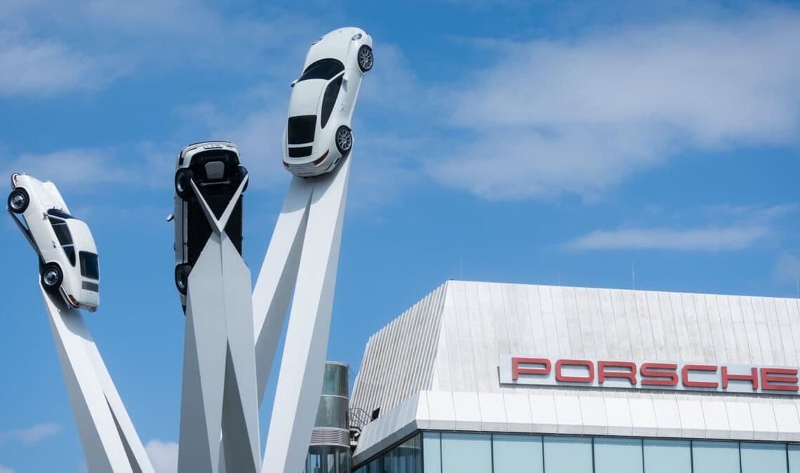 Porsche ist im MDax gelistet - und will nun eine Sportwagenschmiede werden.