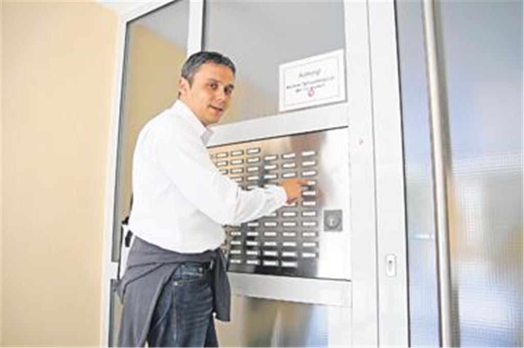 Positive Erfahrungen als Interviewer: Michael Fink, der die Volksbefragung Zensus im Enzkreis koordiniert, klingelt auch persönlich an den Mühlacker Haustüren. 
Foto: Disselhoff