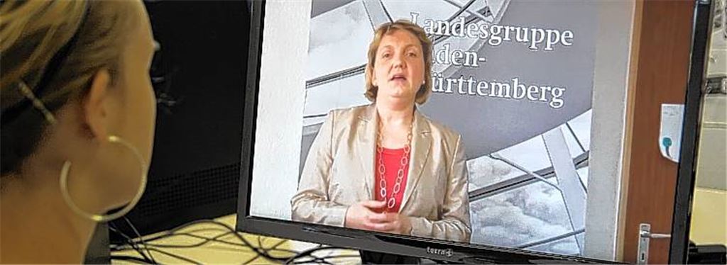 Posten, twittern und bloggen: Immer mehr Politiker machen sich die Möglichkeiten des Internets zunutze. Hier wendet sich Katja Mast in einer Videobotschaft an die Bürger. 