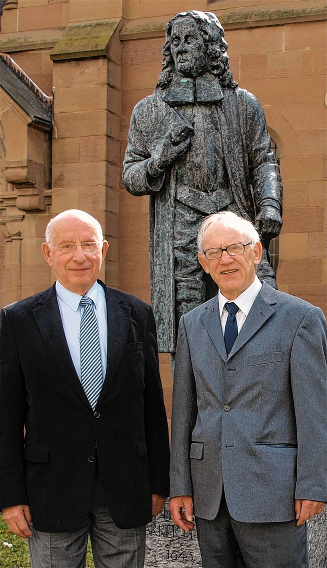 Präsident Herbert Temme (re.) mit dem neuen Ehrenmitglied Jürgen Hanßmann.