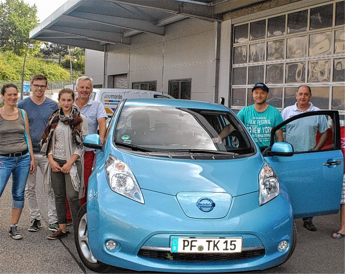 Probefahrt mit umweltfreundlichem Elektroauto