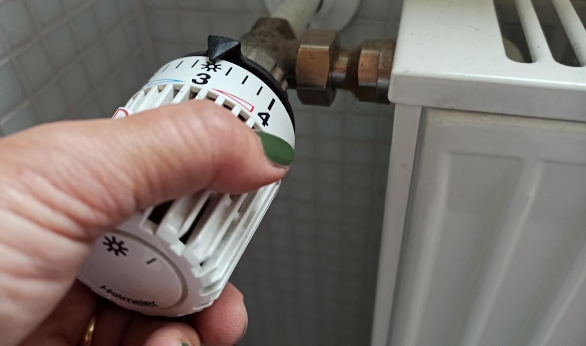 Praxistest: Vorlauftemperatur im Winter auf 55 Grad, alle Thermostate auf drei. Wird‘s warm, kann eine Wärmepumpenheizung eine Option auch im Altbau sein. Foto: Disselhoff