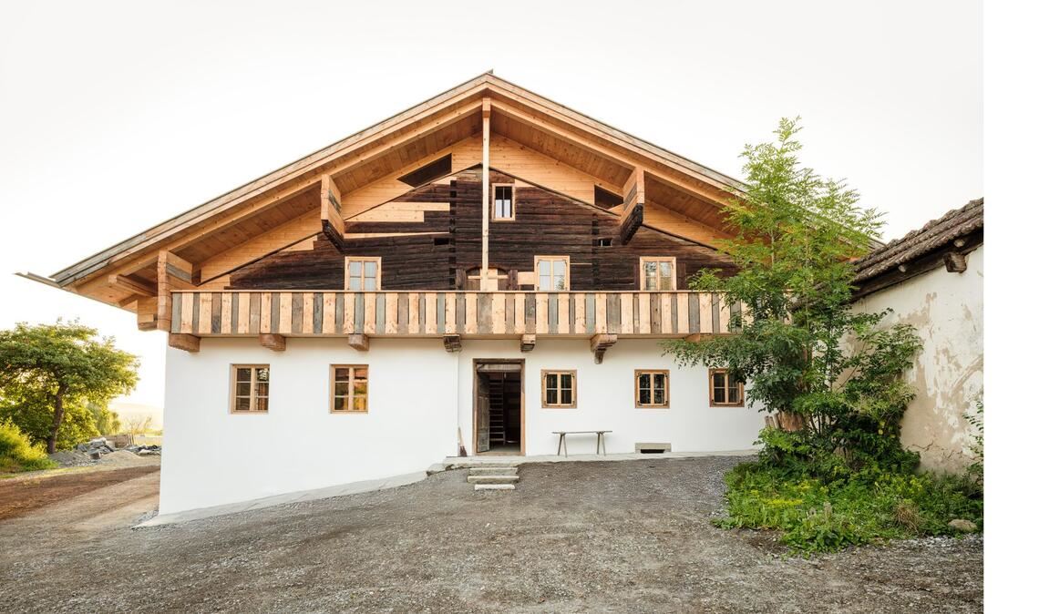 Preis: Maximilian Hartinger Architekt: „Haus mit gehobenem Dach“, Tiefenbach (bei Passau).
