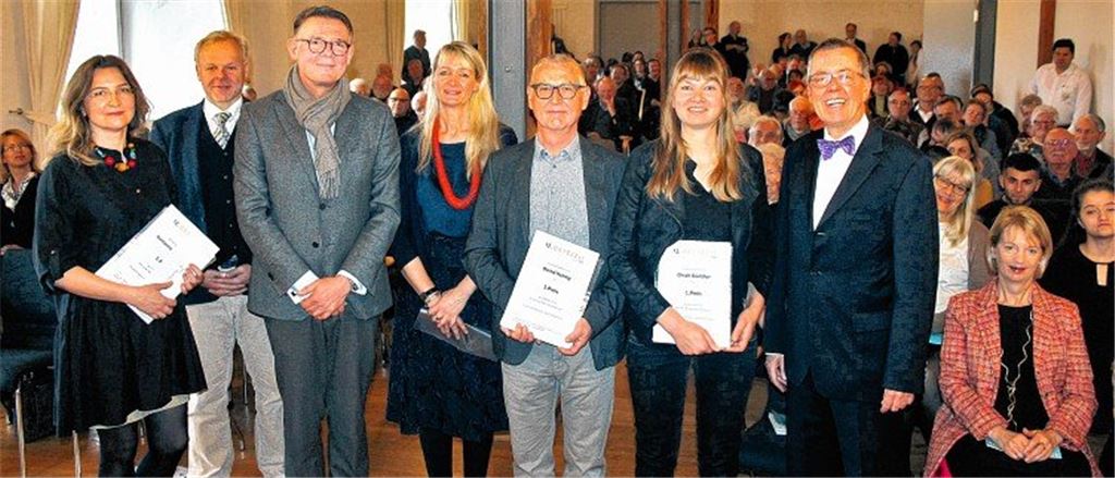 Vielschichtige Verbindungen von Figur und Raum