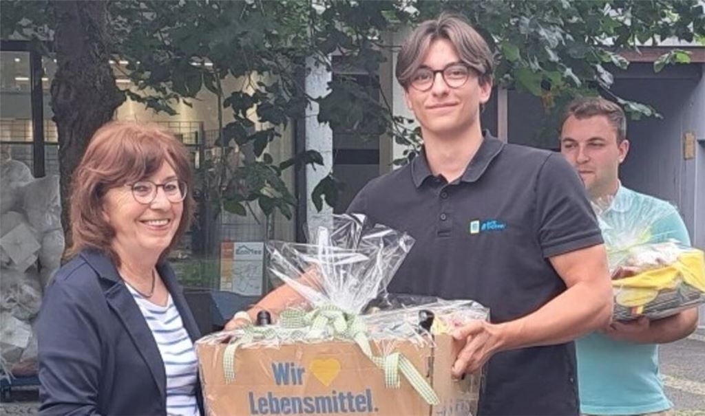 Preisübergabe nach dem gelungenen Dorf- und Kelterfest in Illingen. Foto: privat