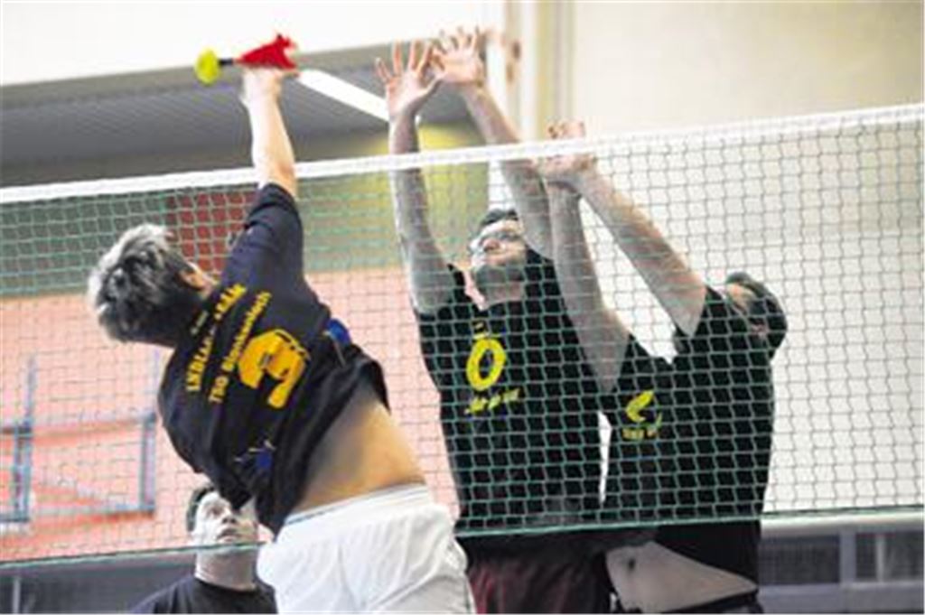 

Premiere: Die neu gegründete Ü35-Mannschaft der evangelischen Indiacagruppe Ötisheim (re.) nimmt erstmals am Turnier teil. Foto: Fotomoment