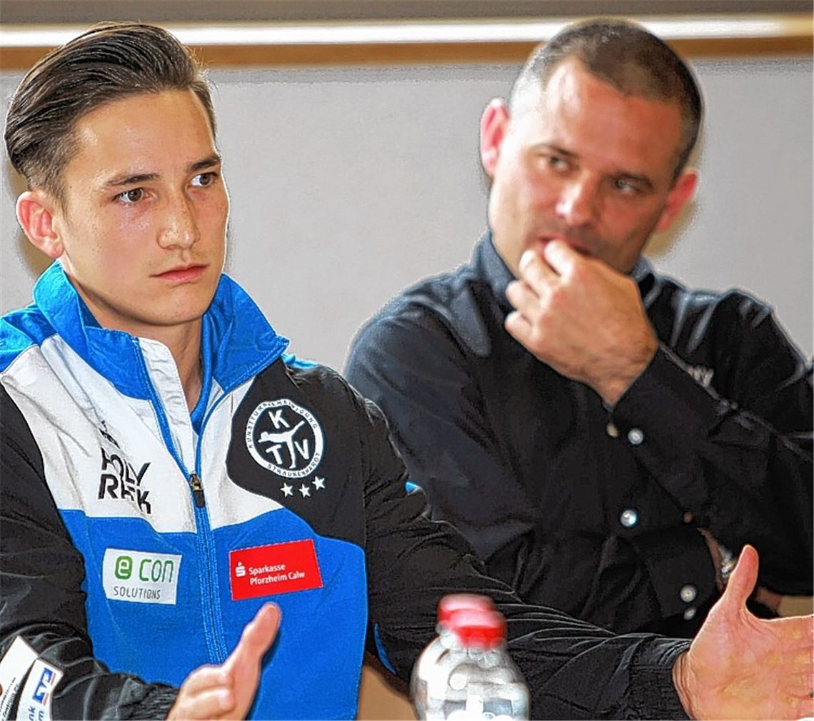 Pressekonferenz der KTV vor dem Saisonstart: Top-Neuzugang Marcel Nguyen (li., mit Sportchef Dirk Walterspacher) fehlt beim Auftakt.