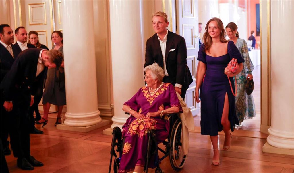 Prinzessin Astrid (v) musste wegen einer Lungenentzündung behandelt werden. (Archivbild).