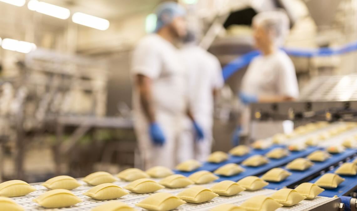 Produktion bei Bürger: Maultaschen am laufenden Band