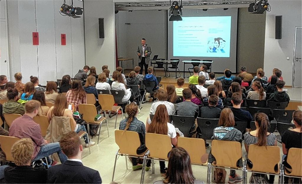 Professor Dr. Martin Wührl bei seinem Eingangsvortrag.