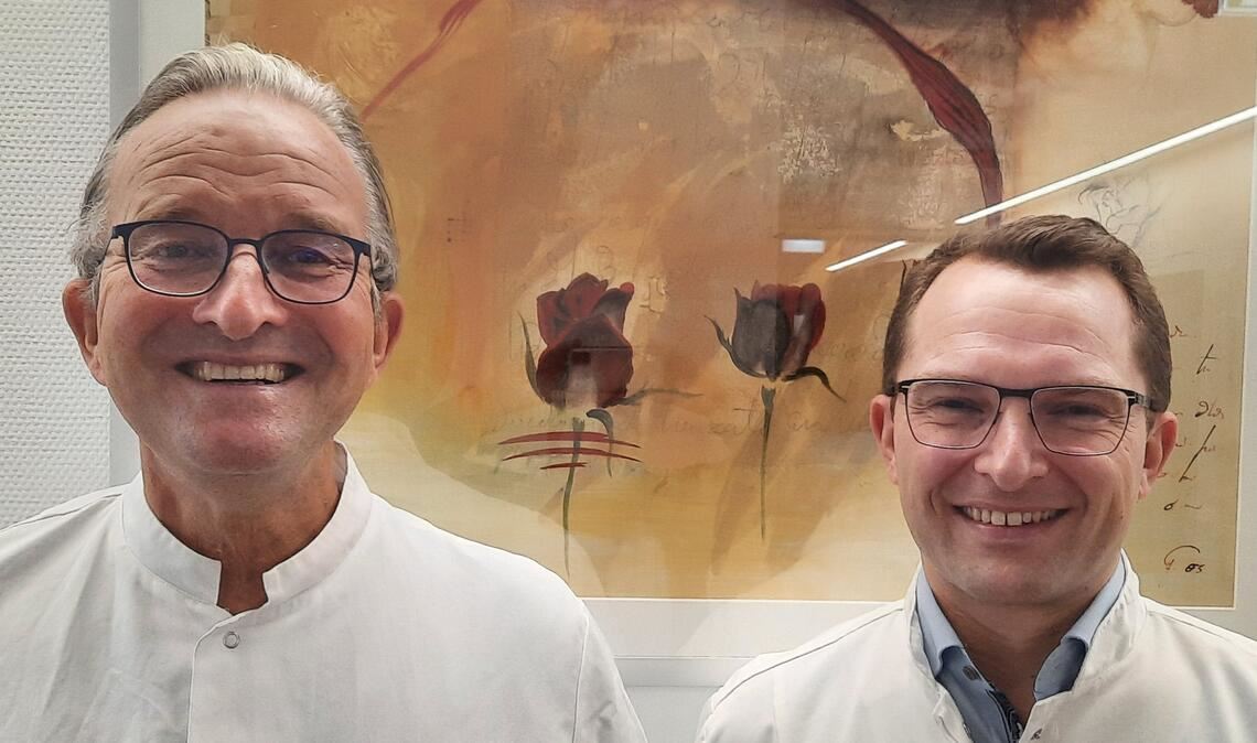 Spezialist ergänzt das Ärzteteam Professor Dr. Stefan Sell und Dr. Jörn Heepe (re.). Foto: RKH Enzkreis-Kliniken gGmbH/Rapp