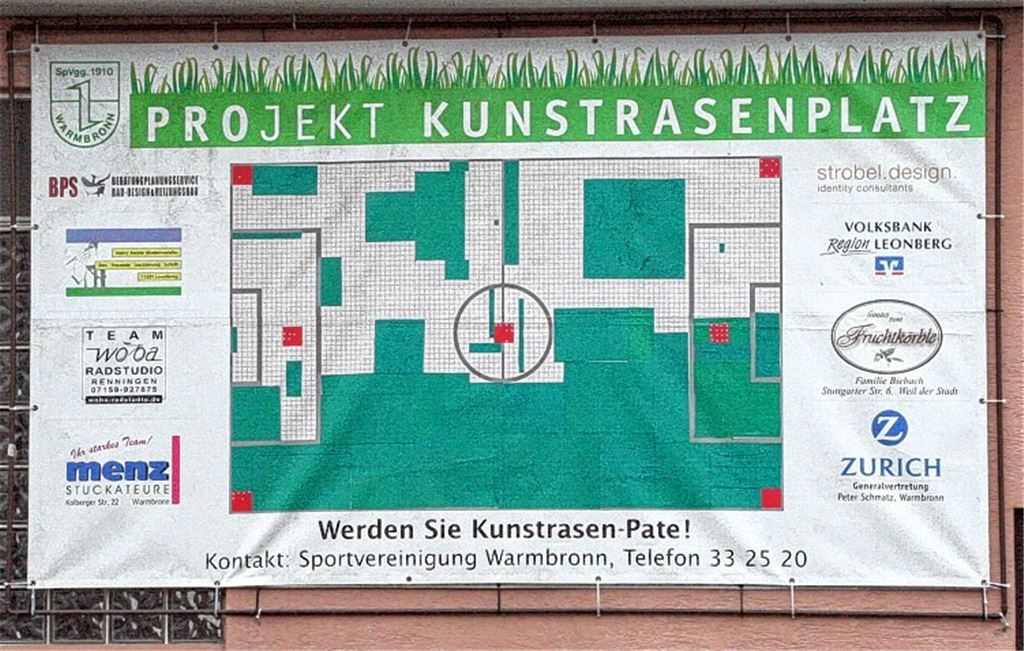 Projekt Kunstrasen-Patenschaften bei der Spvgg Warmbronn: Ein Plakat an der Ortsdurchfahrt informiert über den Fortschritt der Aktion.  Foto: Eigner