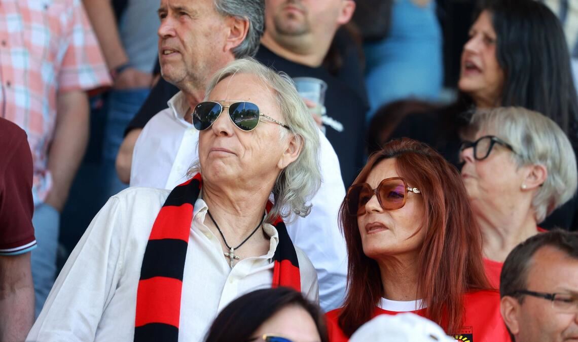 Prominente Zuschauer: Spielerberater Uli Ferber und Sängerin Andrea Berg.