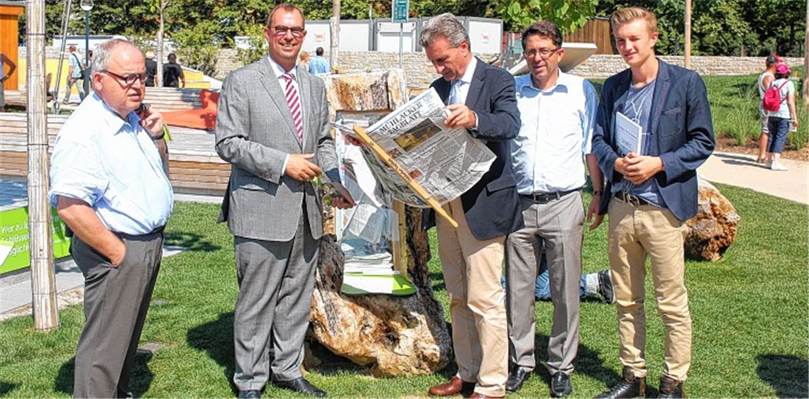Oettinger stattet Gartenschau Besuch ab Oettinger stattet Gartenschau Besuch ab