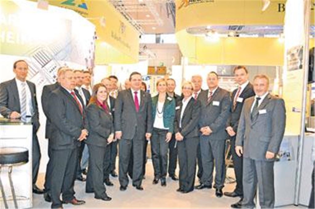 Prominenter Besucher der Messe: Ministerpräsident Stefan Mappus (Mitte).
Foto: privat
