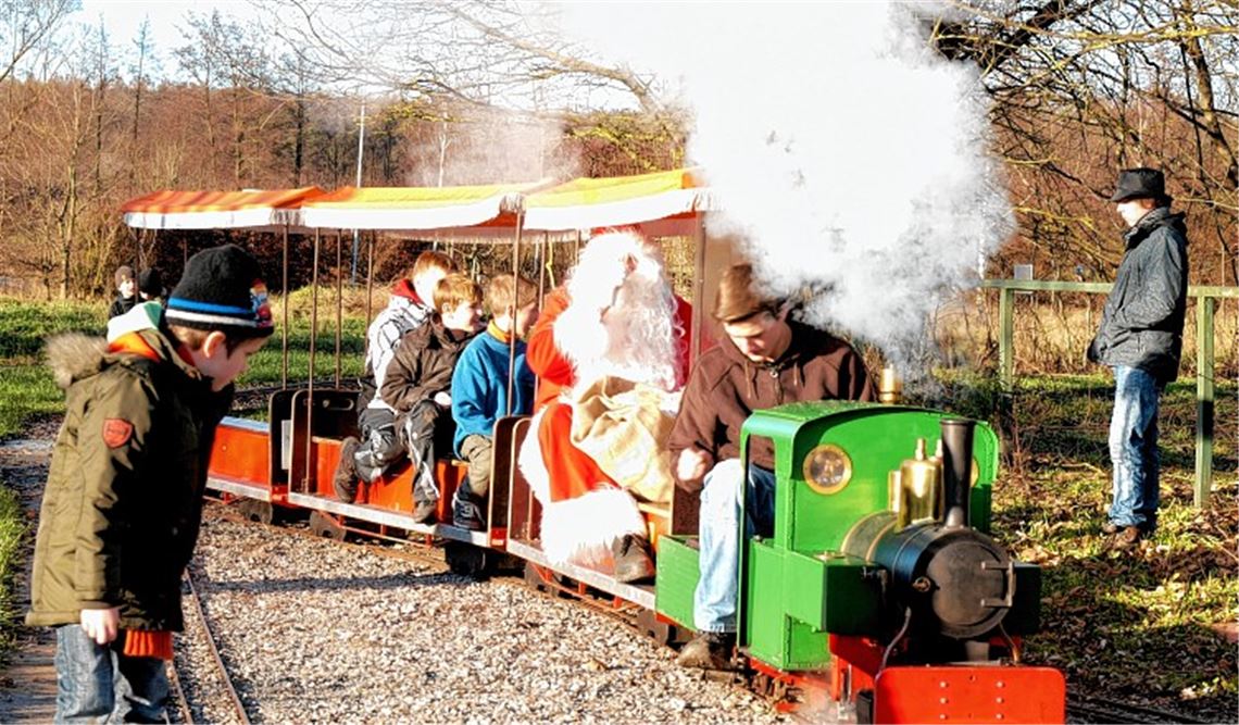 Prominenter Gast: Bei herrlichem Wetter hält der Nikolaus Einzug in Ötisheim.