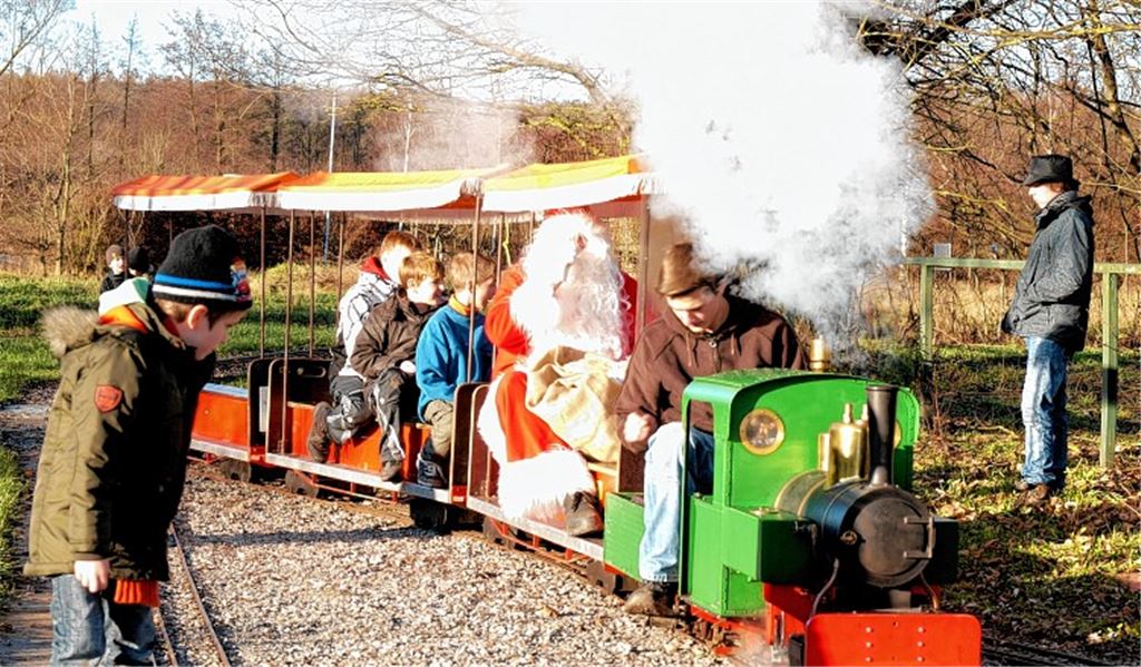 Prominenter Gast: Bei herrlichem Wetter hält der Nikolaus Einzug in Ötisheim.