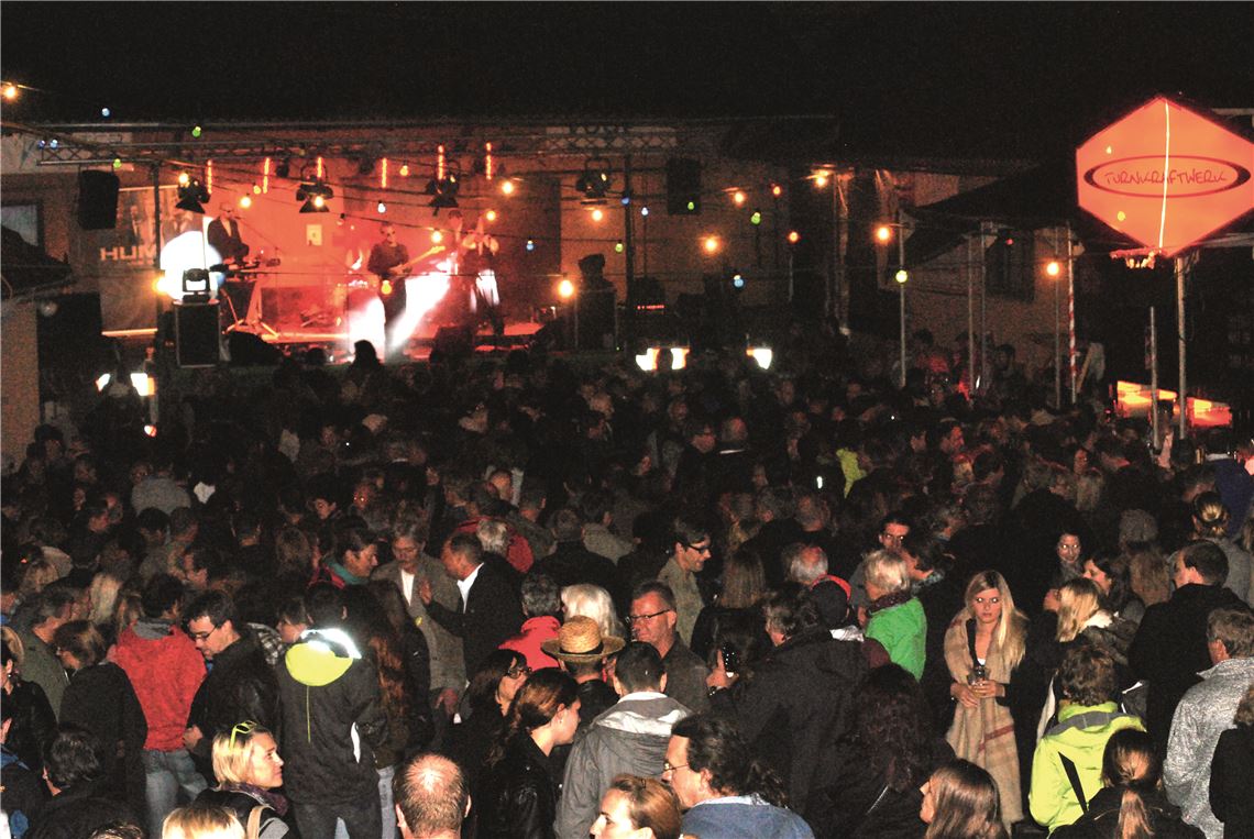 „Straßenfestbesuch ist Tradition“ 910_0008_112708_Strassenfest_human_Konzert_BESSER