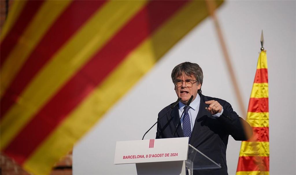 Puigdemont lebt seit Jahren im Exil - er könnte aber Spanien in eine Krise stürzen. (Archivbild)
