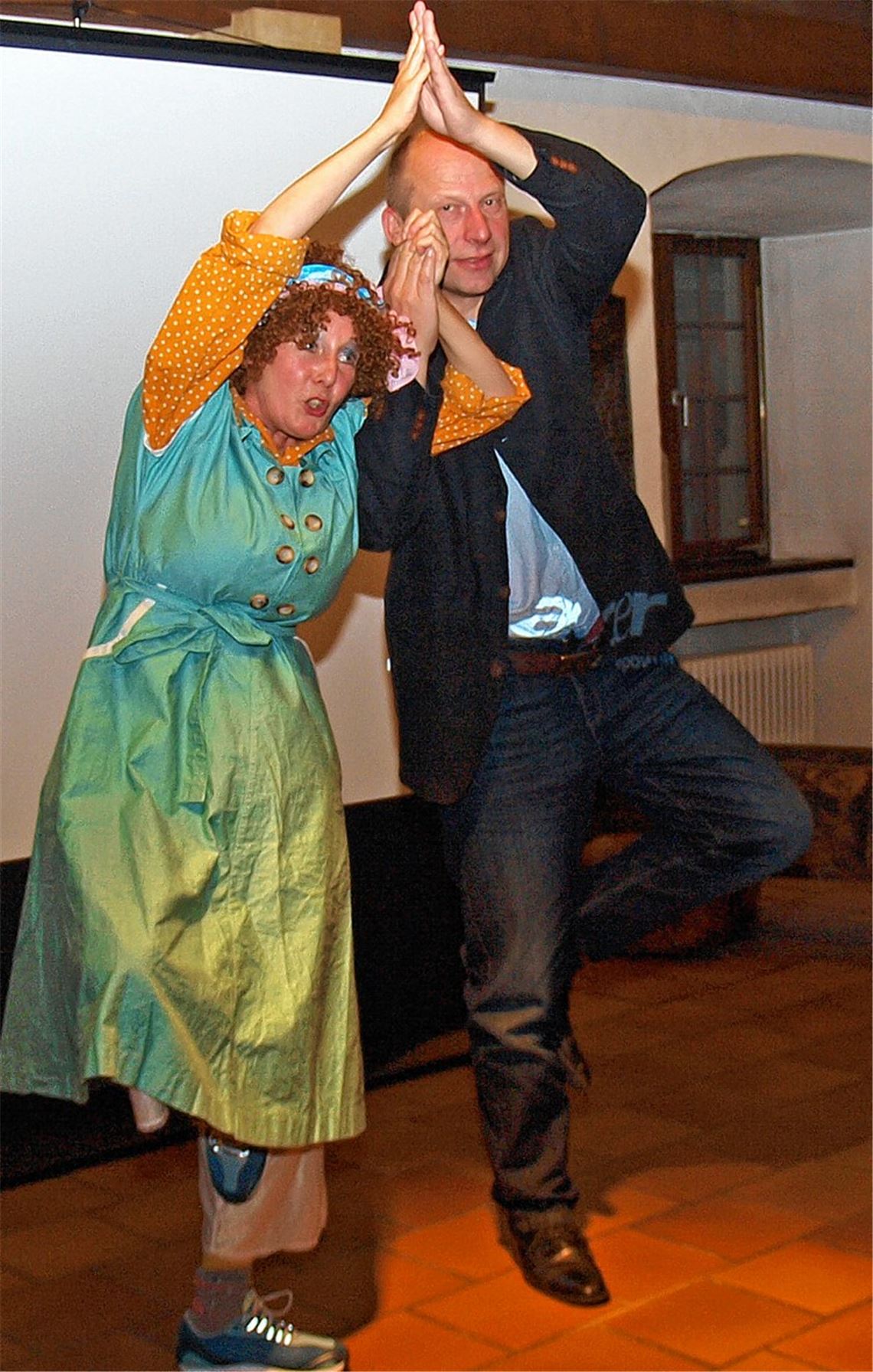 Putzfrau Ilona alias Constance Debus geht mit vollem Körpereinsatz zur Sache.