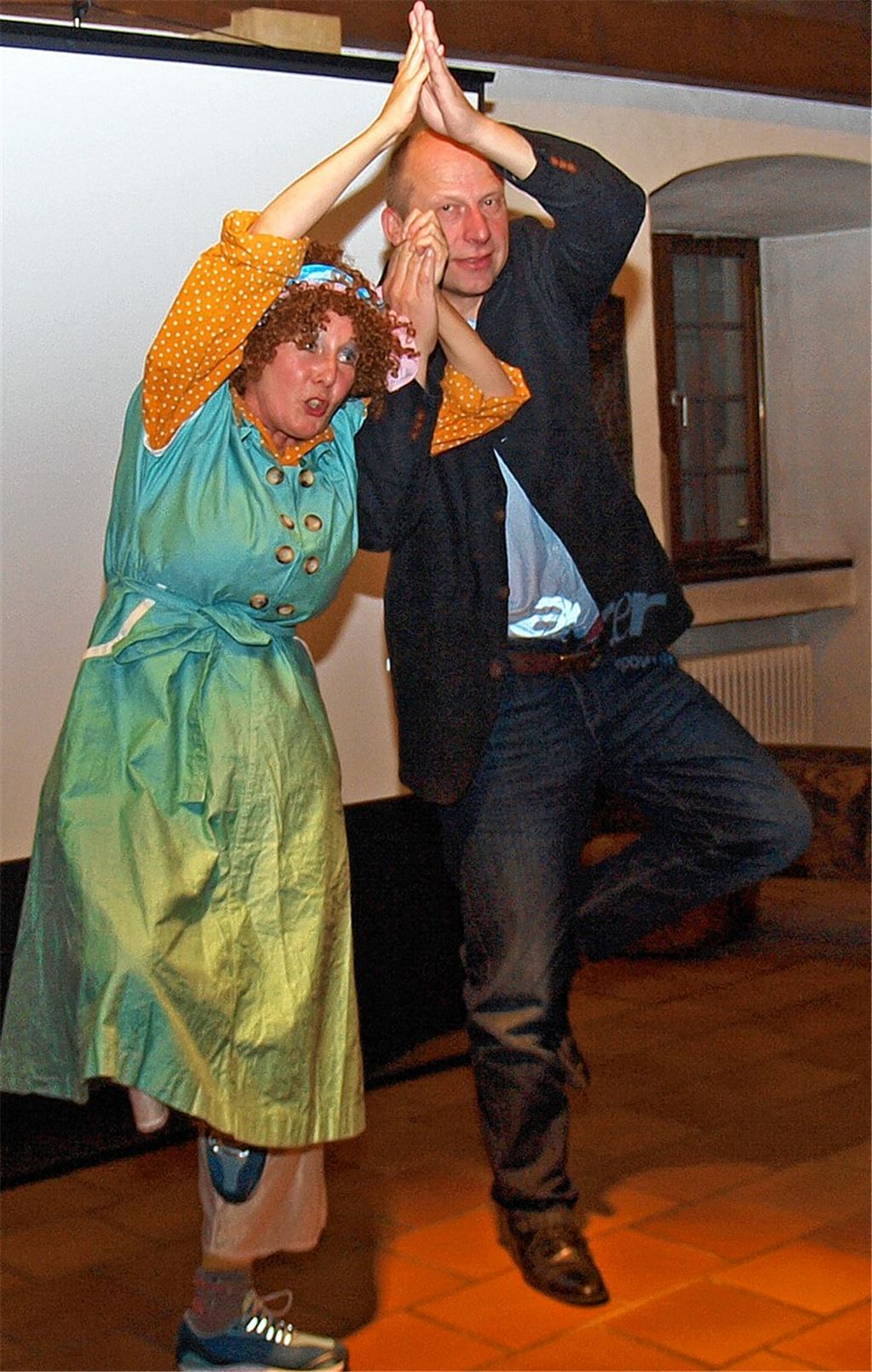 Putzfrau Ilona alias Constance Debus geht mit vollem Körpereinsatz zur Sache.